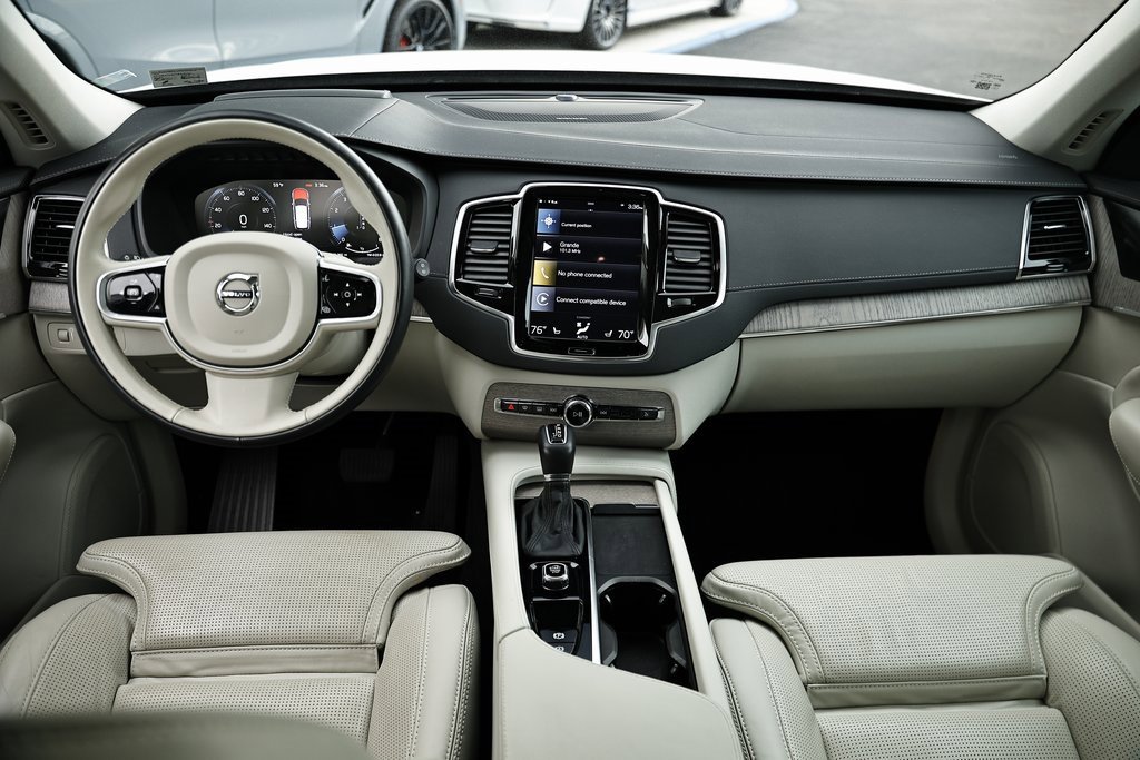Used 2022 Volvo XC90 T6 Inscription w/ Advanced Package image 26