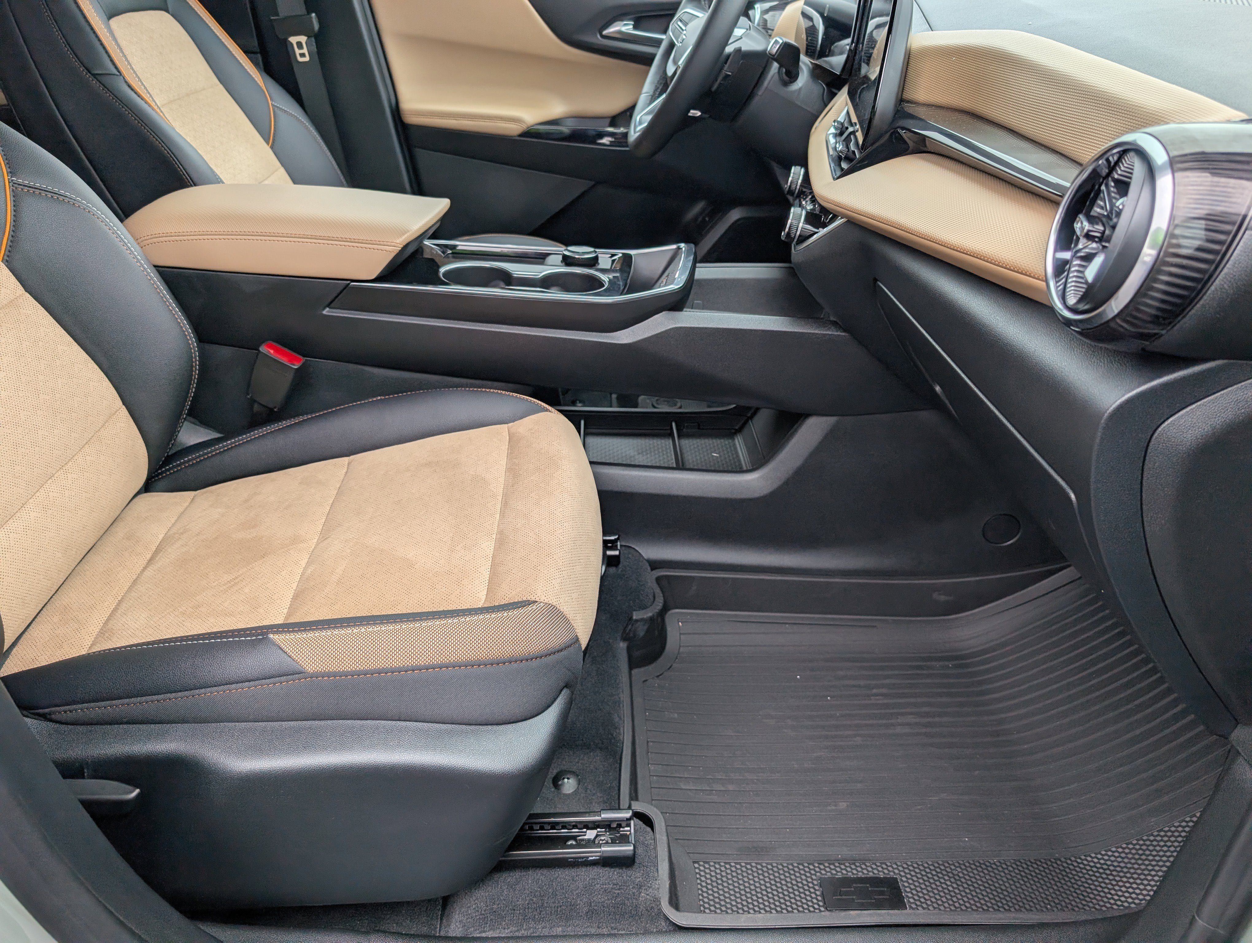 Used 2026 Chevrolet Equinox ACTIV image 29