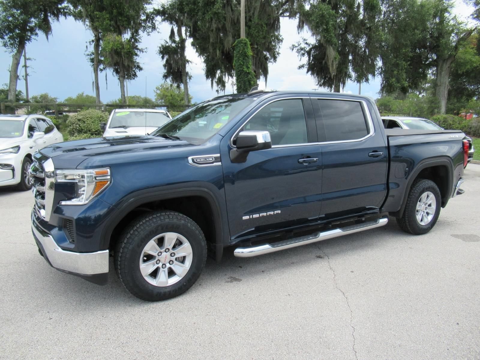 Used 2021 GMC Sierra 1500 SLE AWD/4WD image 4