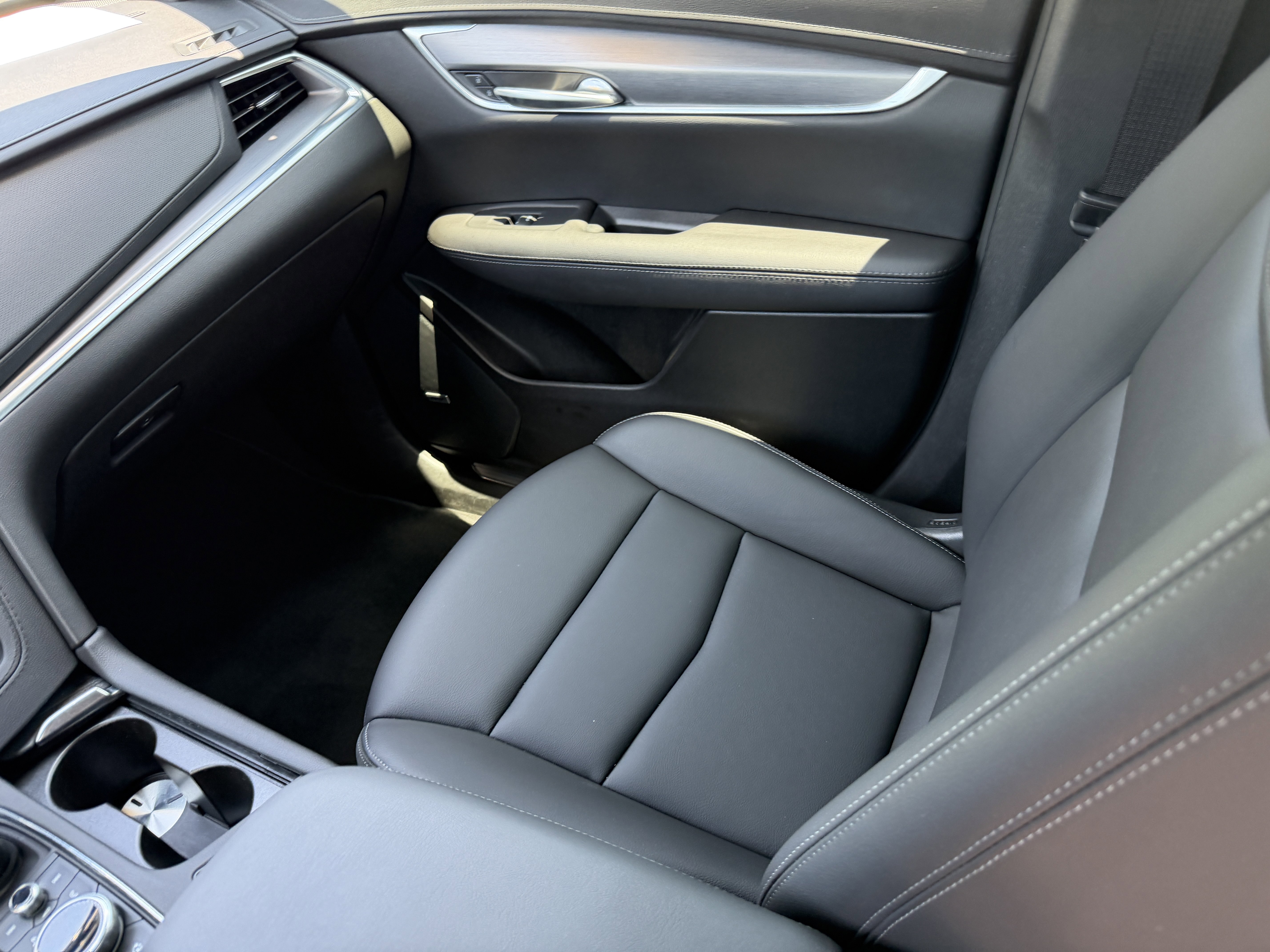 Used 2024 Cadillac XT5 Luxury FWD image 16