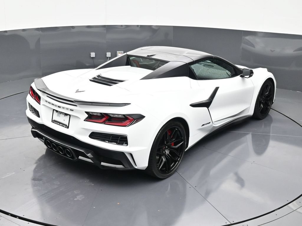 Used 2026 Chevrolet Corvette Z06 RWD image 13