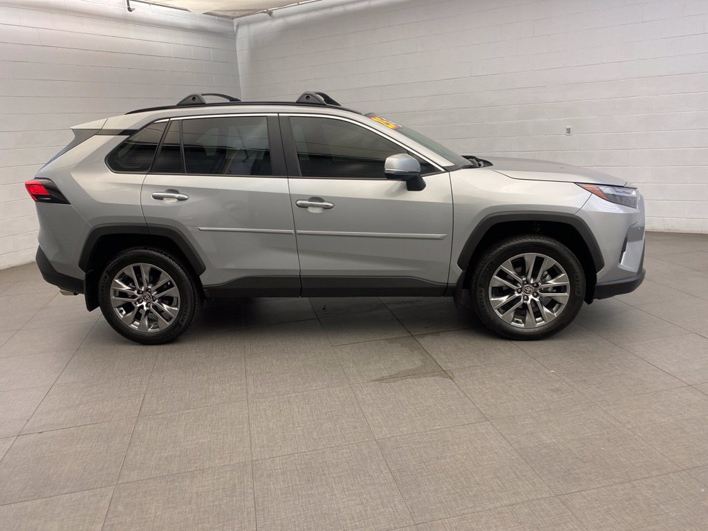 Used 2025 Toyota RAV4 Limited w/ Advanced Technology Package AWD/4WD image 8