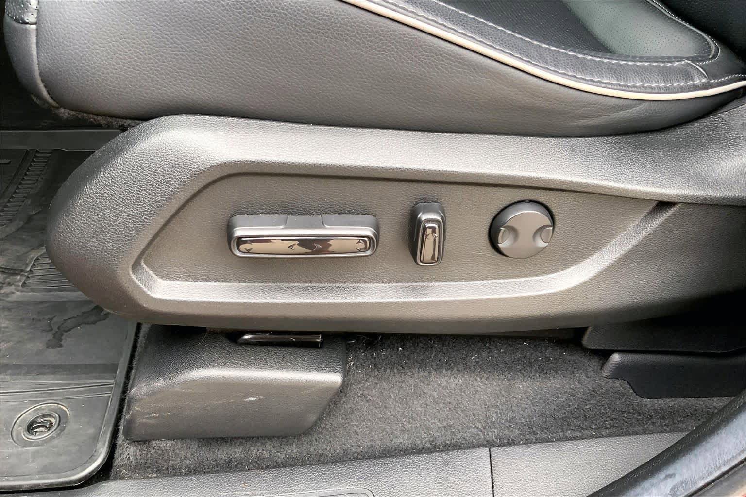 Used 2025 Honda Pilot Elite image 33