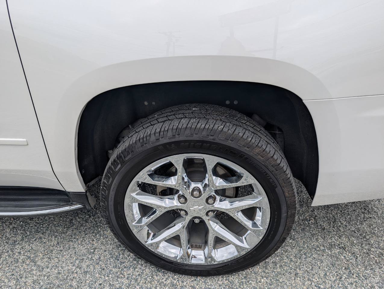 Used 2020 Chevrolet Suburban Premier w/ Premier 6.2L Value Package AWD/4WD image 10