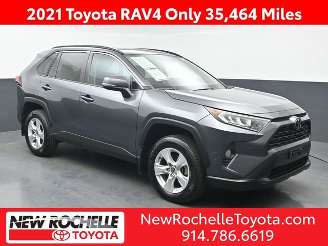 Used 2021 Toyota RAV4 XLE w/ Convenience Package AWD/4WD image 1