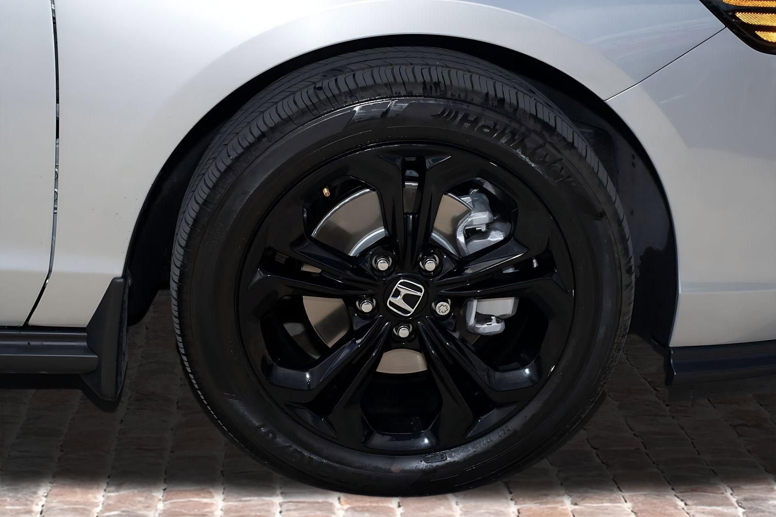 Certified 2025 Honda Accord SE image 39