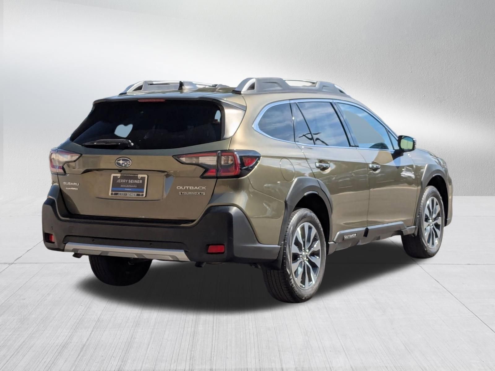 Used 2023 Subaru Outback Touring XT AWD/4WD image 5