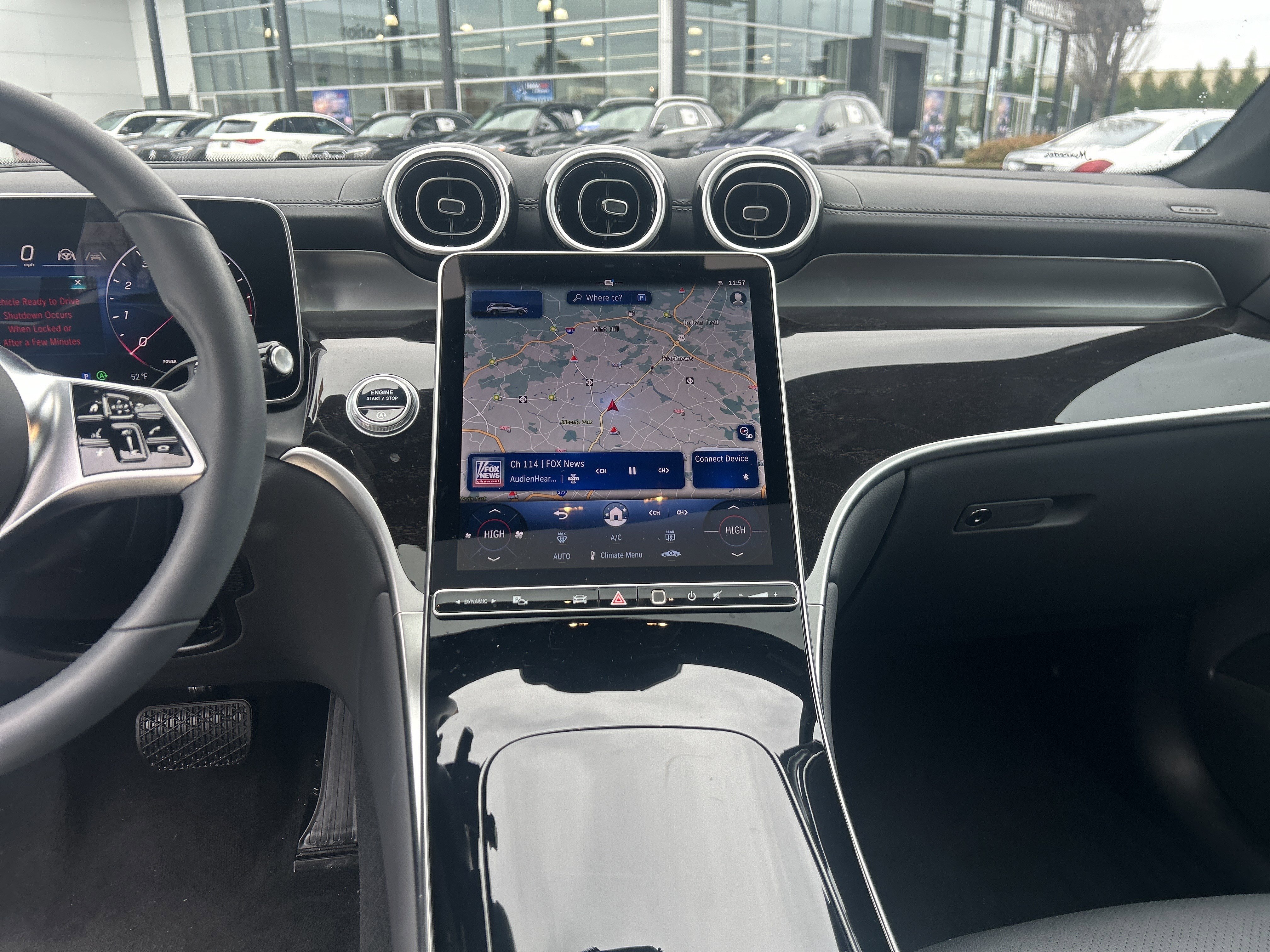 Used 2025 Mercedes-Benz GLC 300 4MATIC w/ Driver Assistance Package image 31