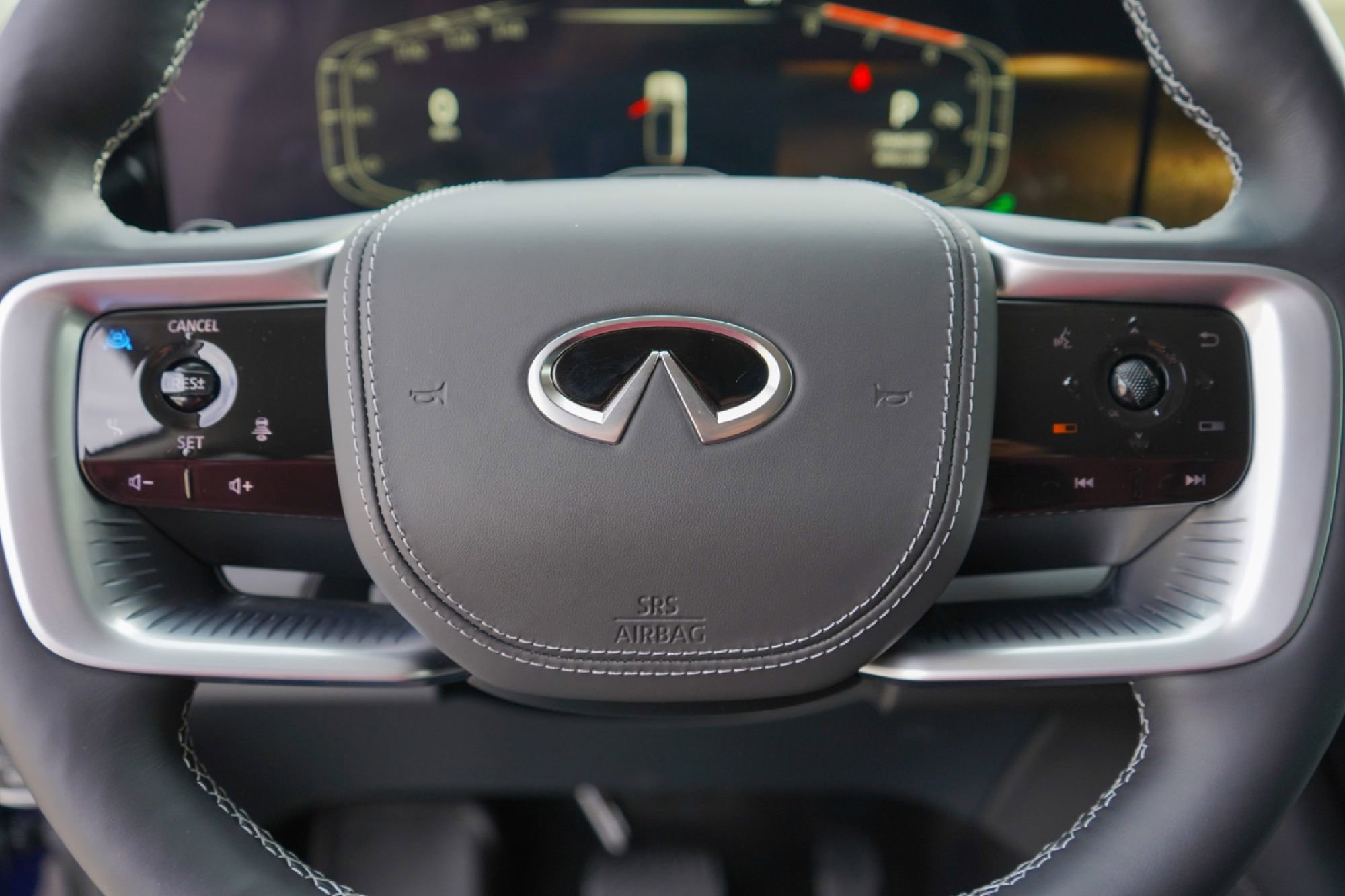 Used 2025 INFINITI QX80 Sensory w/ Exterior Package AWD/4WD image 11