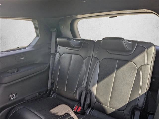 Used 2024 Jeep Grand Cherokee L Limited w/ Luxury Tech Group II image 17