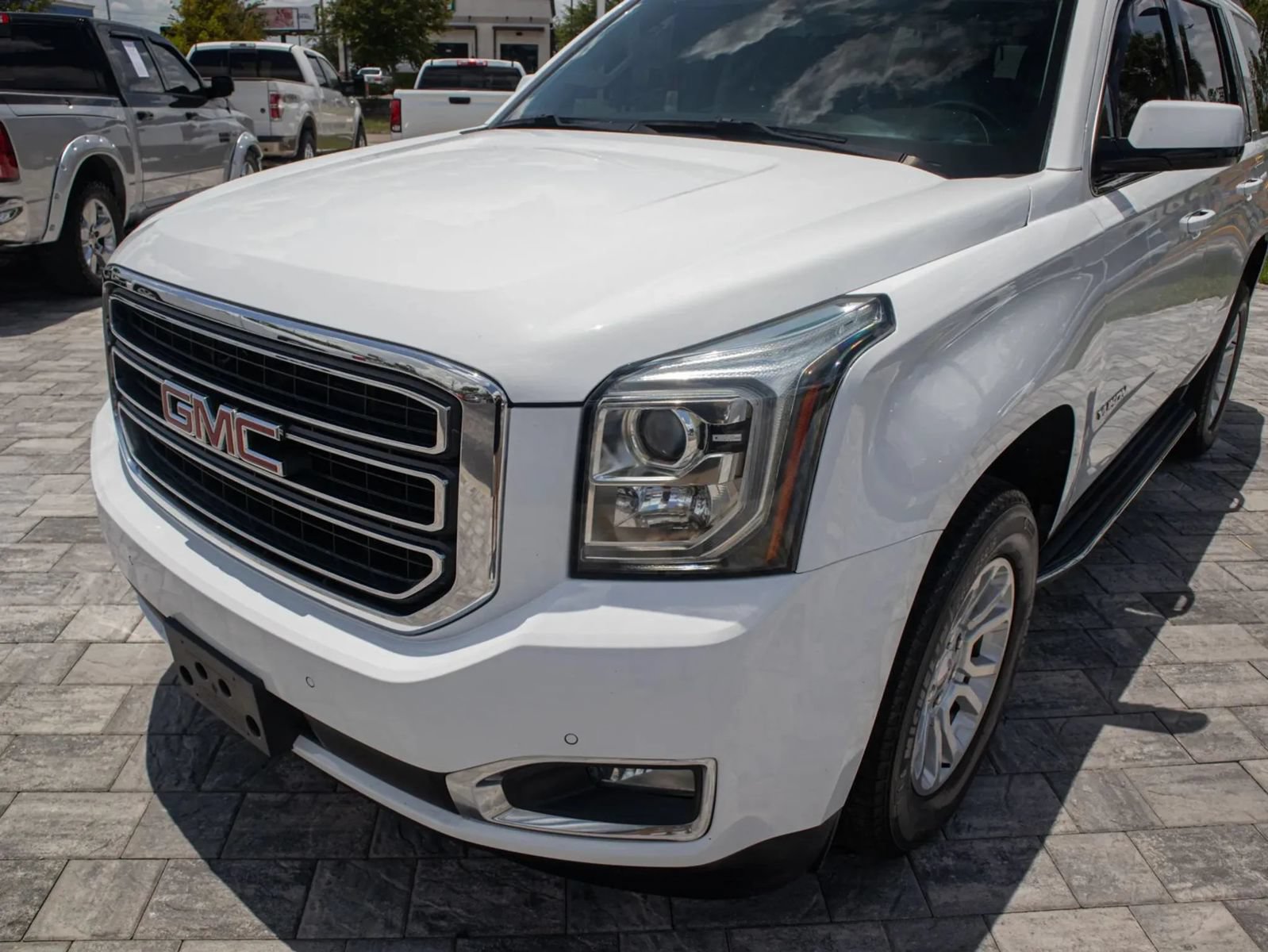 Used 2020 GMC Yukon SLE AWD/4WD image 12