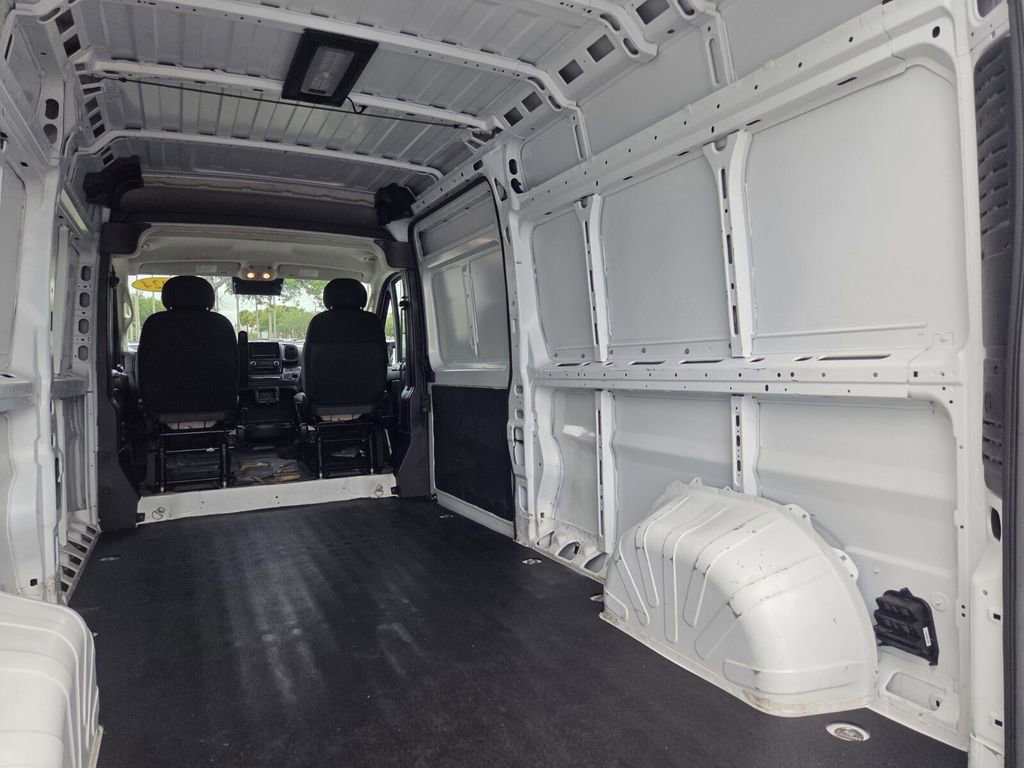 Used 2024 RAM ProMaster 2500 w/ Convenience Group FWD image 24