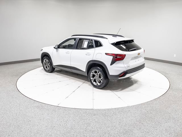 Used 2024 Chevrolet Trax LT w/ Driver Confidence Package image 32