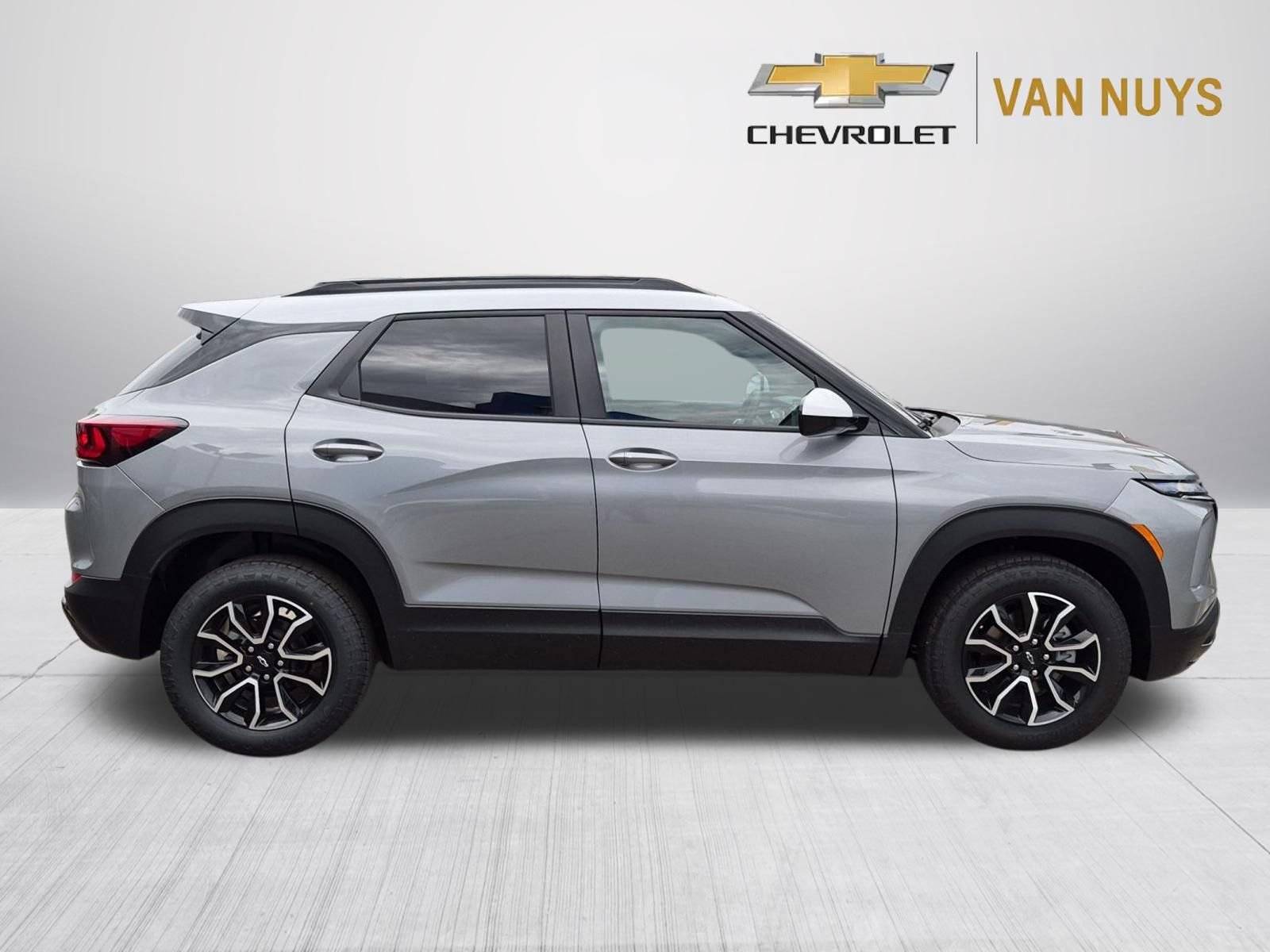 New 2026 Chevrolet TrailBlazer ACTIV w/ Convenience Package FWD image 3