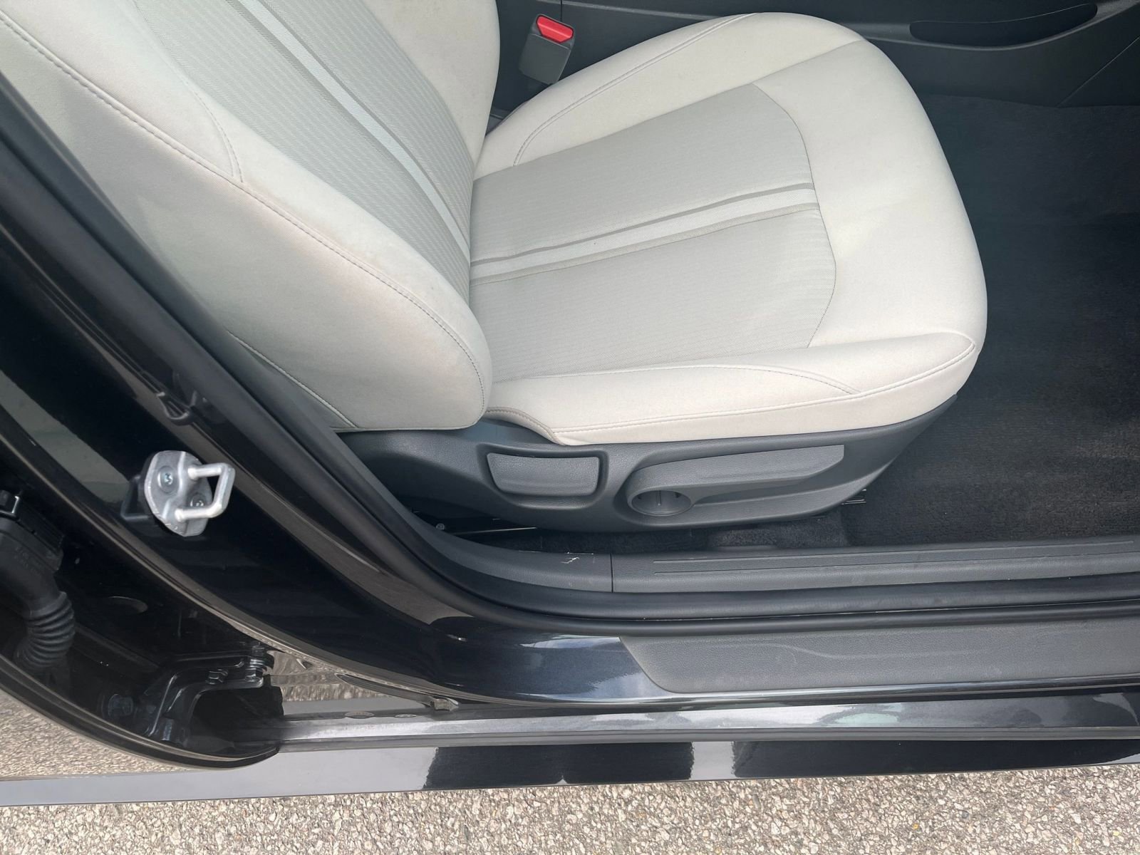 Used 2025 Hyundai Sonata SEL FWD image 28