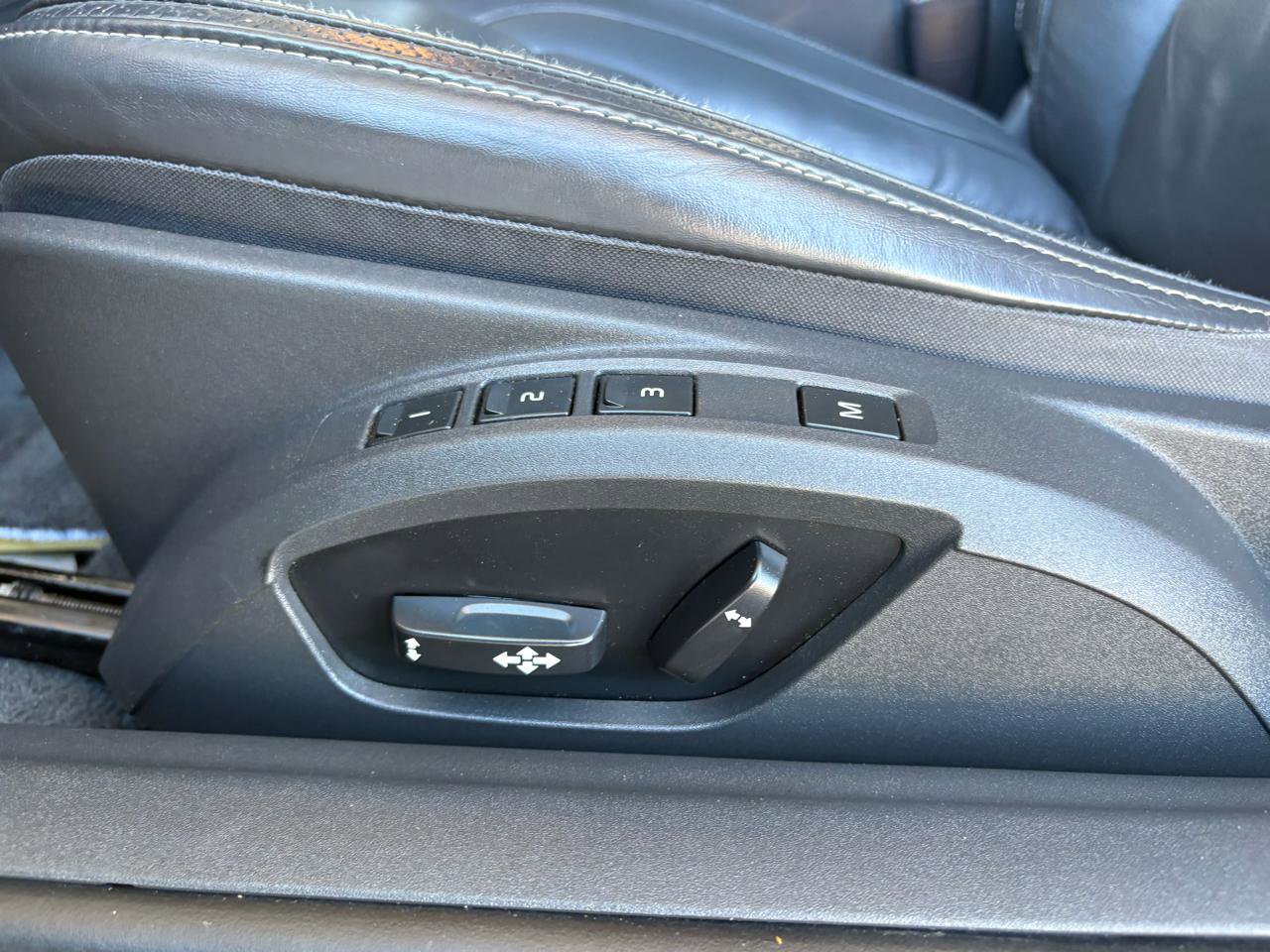 Used 2011 Volvo C70 T5 FWD image 20