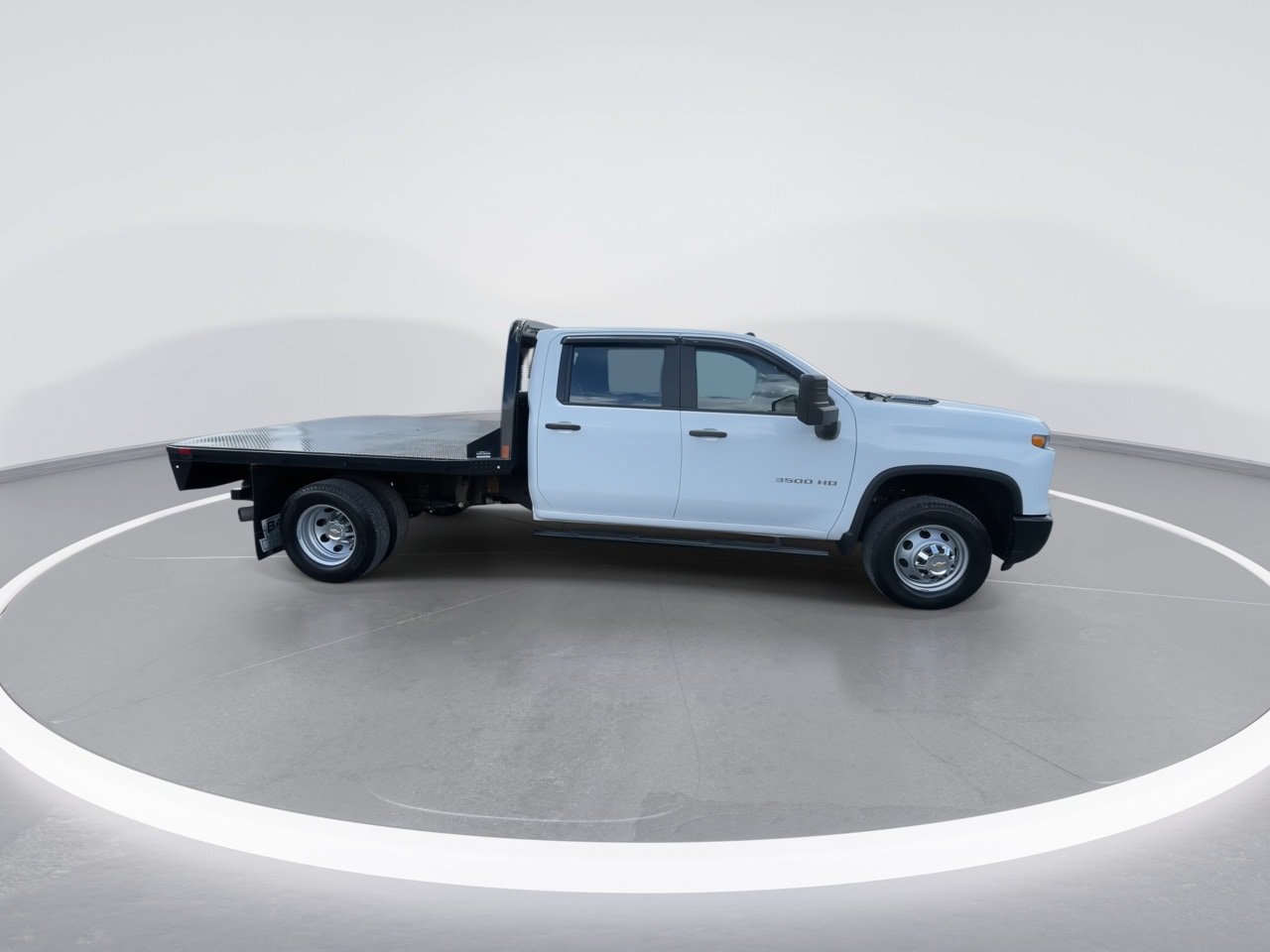 Used 2025 Chevrolet Silverado 3500 W/T AWD/4WD image 2