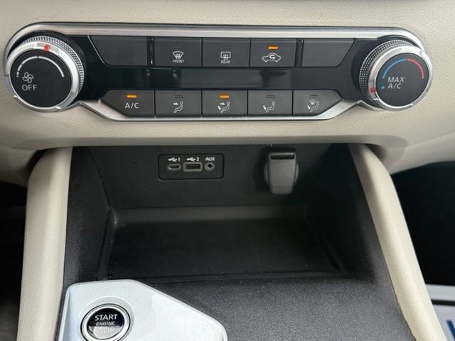 Used 2025 Nissan Altima 2.5 SV FWD image 25
