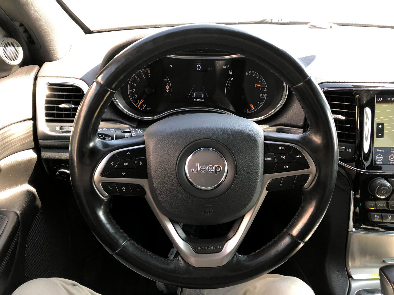 Used 2020 Jeep Grand Cherokee Altitude image 14