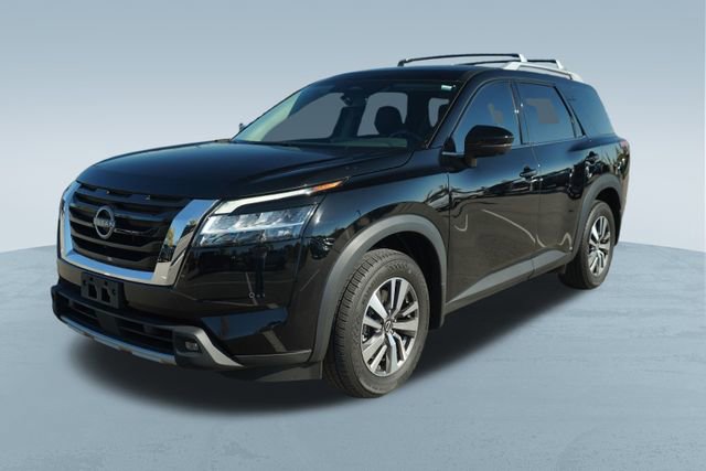 Used 2023 Nissan Pathfinder SL image 3