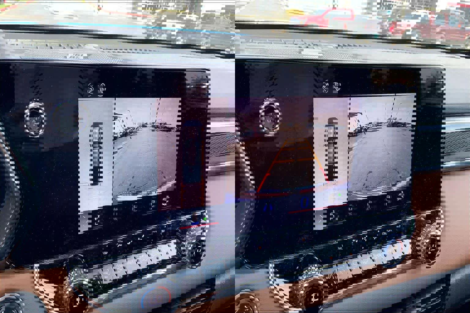 Used 2024 GMC Canyon AT4 w/ Technology Package image 27