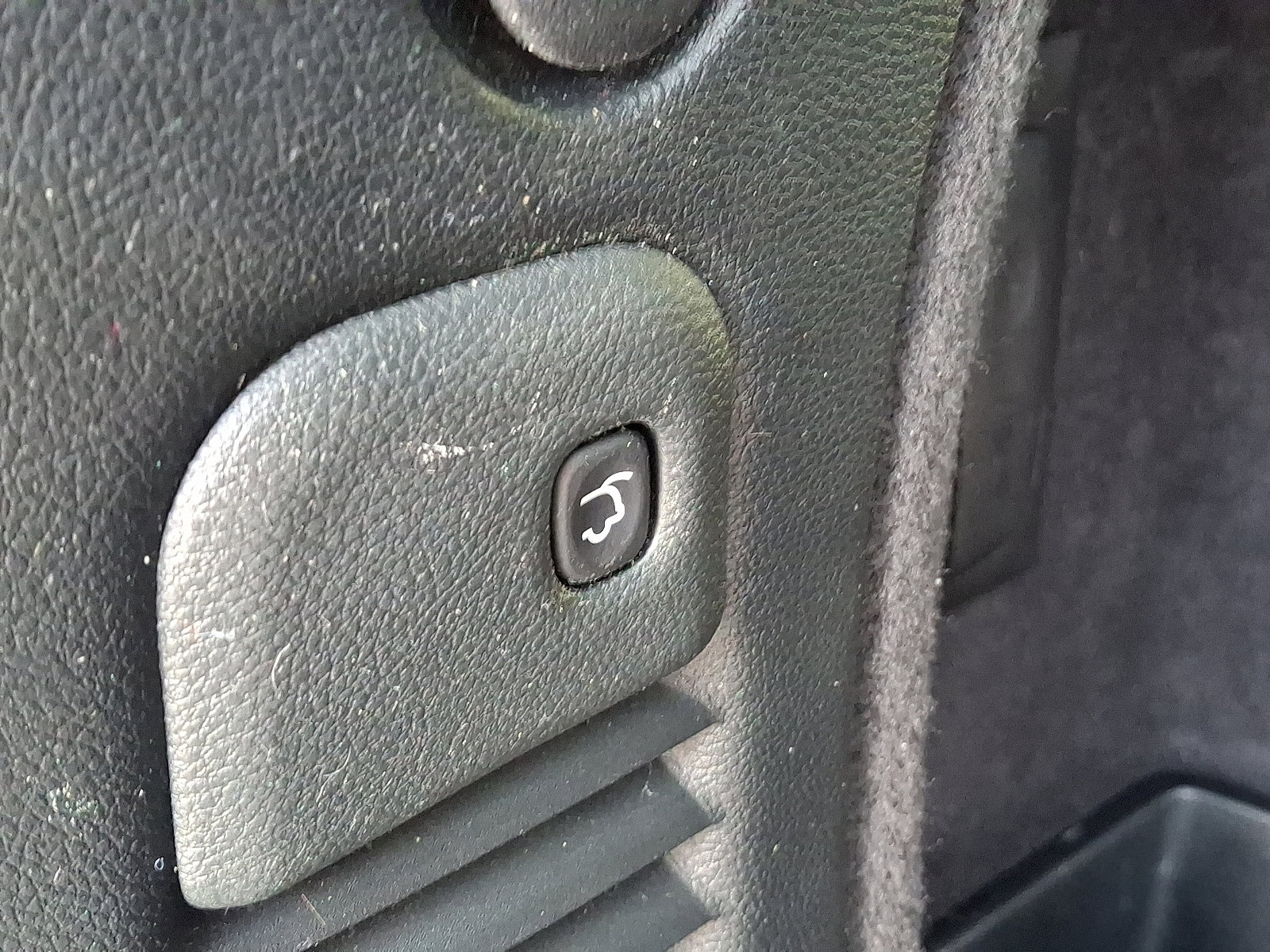 Certified 2017 Dodge Durango R/T image 32