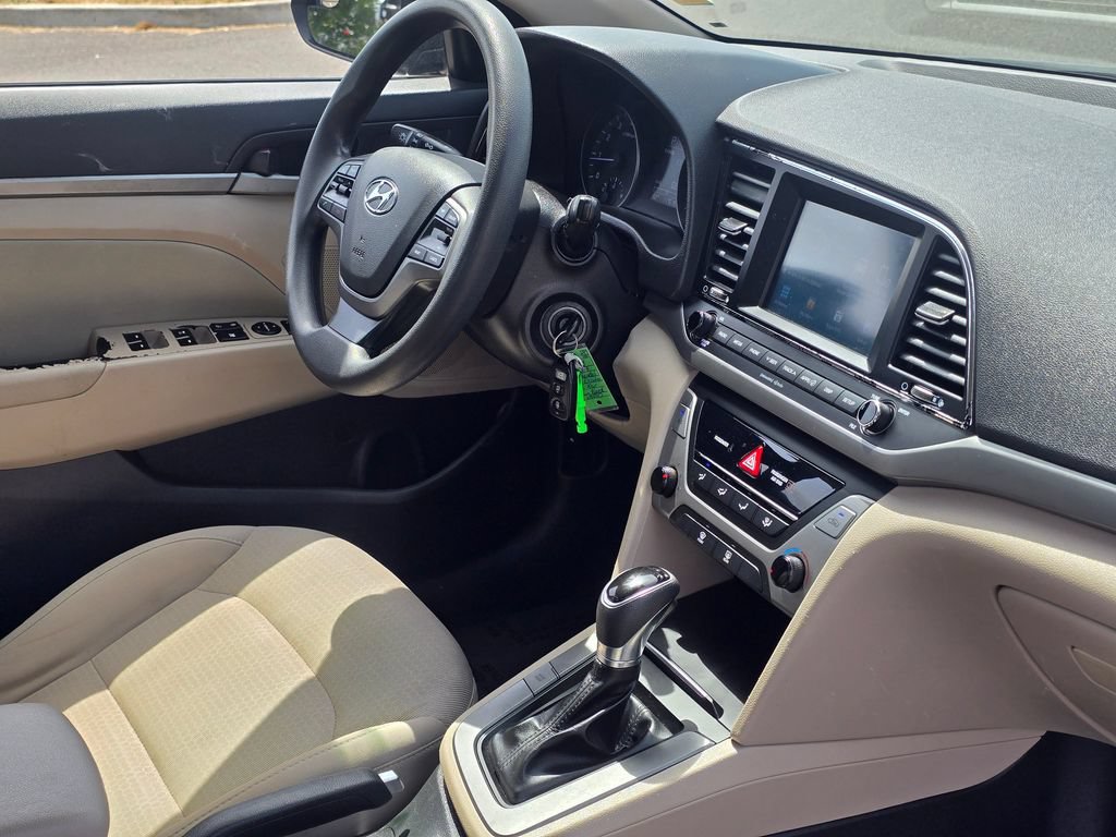 Used 2017 Hyundai Elantra SE FWD image 18