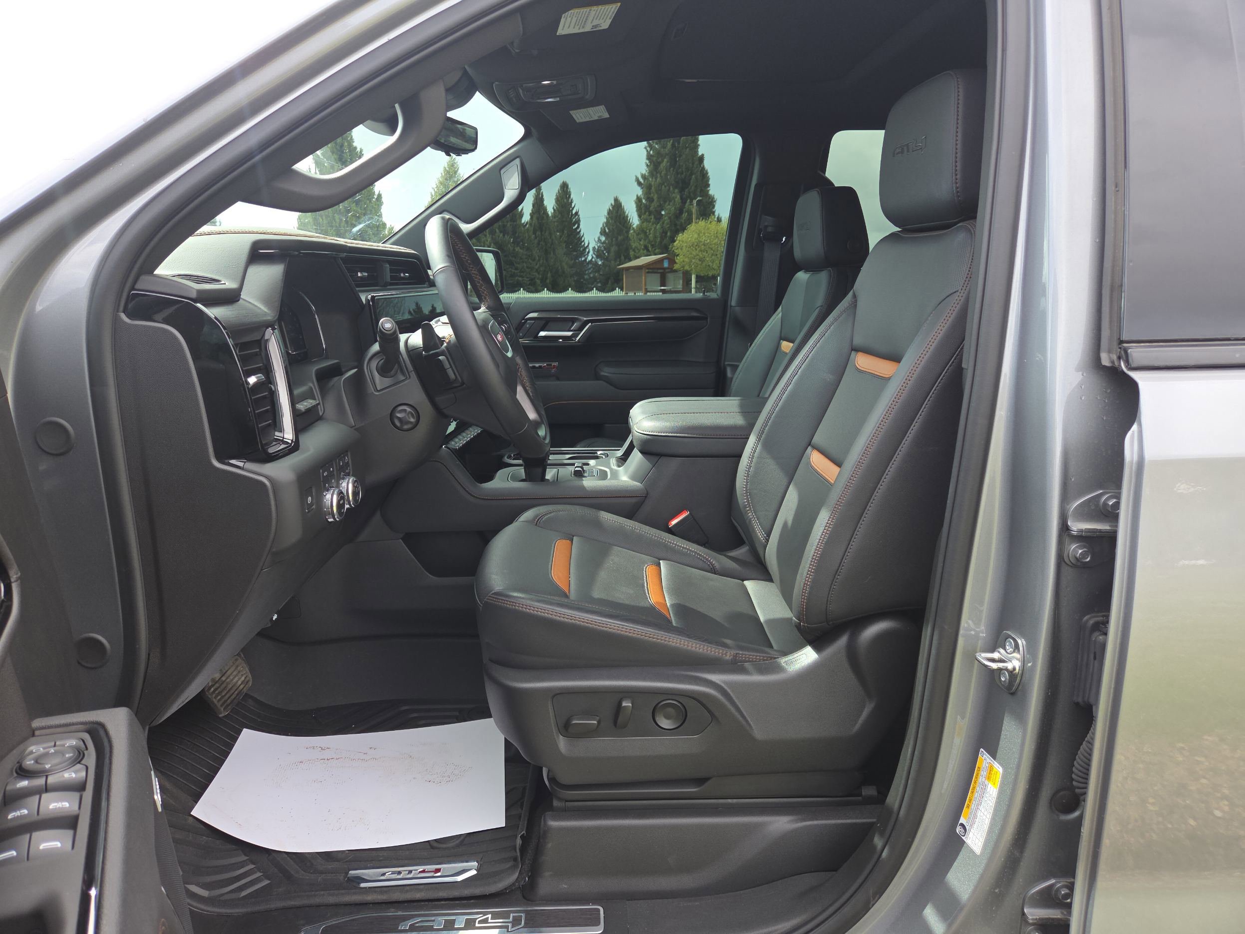 Used 2025 GMC Sierra 1500 AT4 w/ AT4 Premium Package image 9