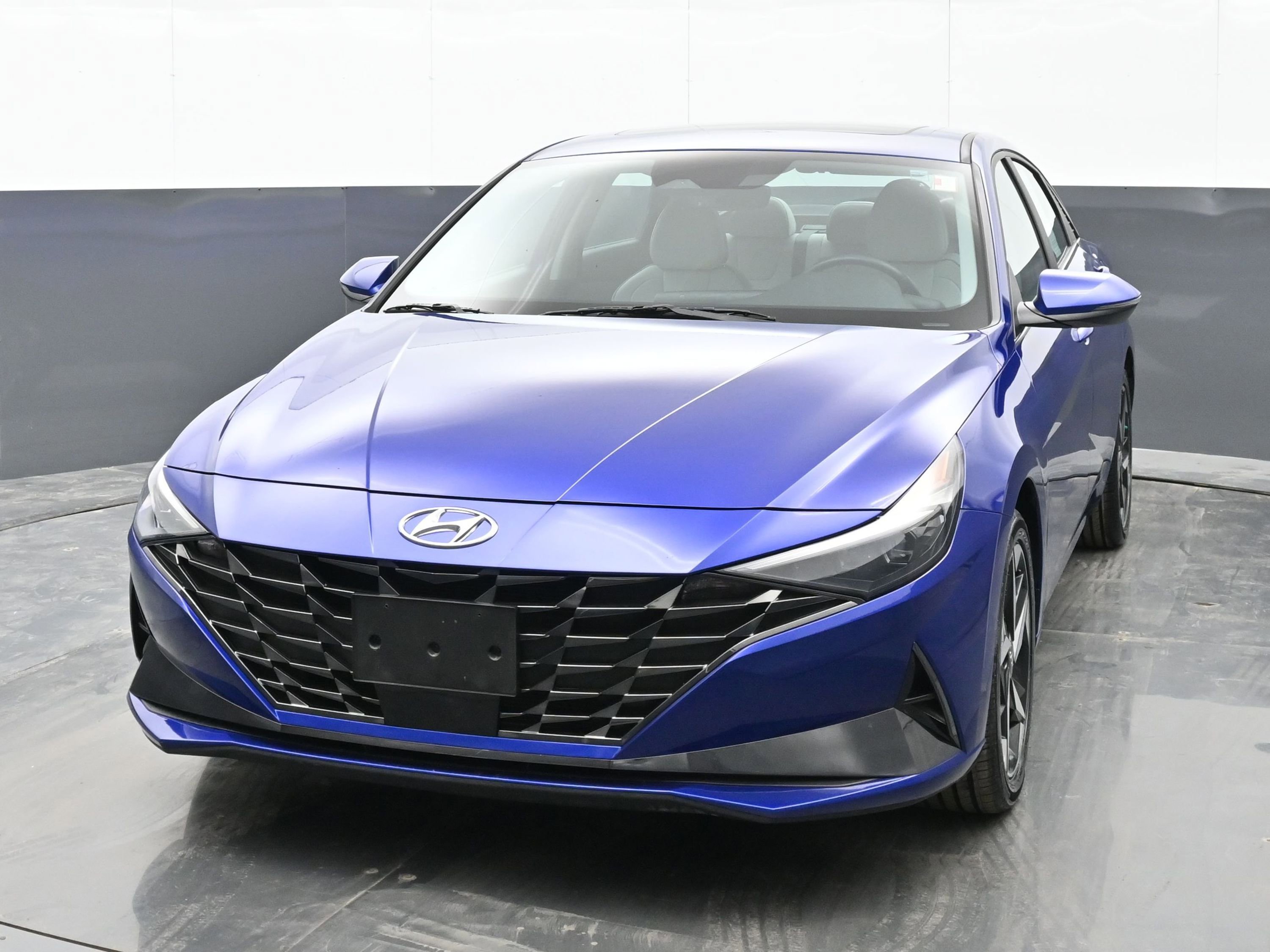 Used 2023 Hyundai Elantra Limited image 4