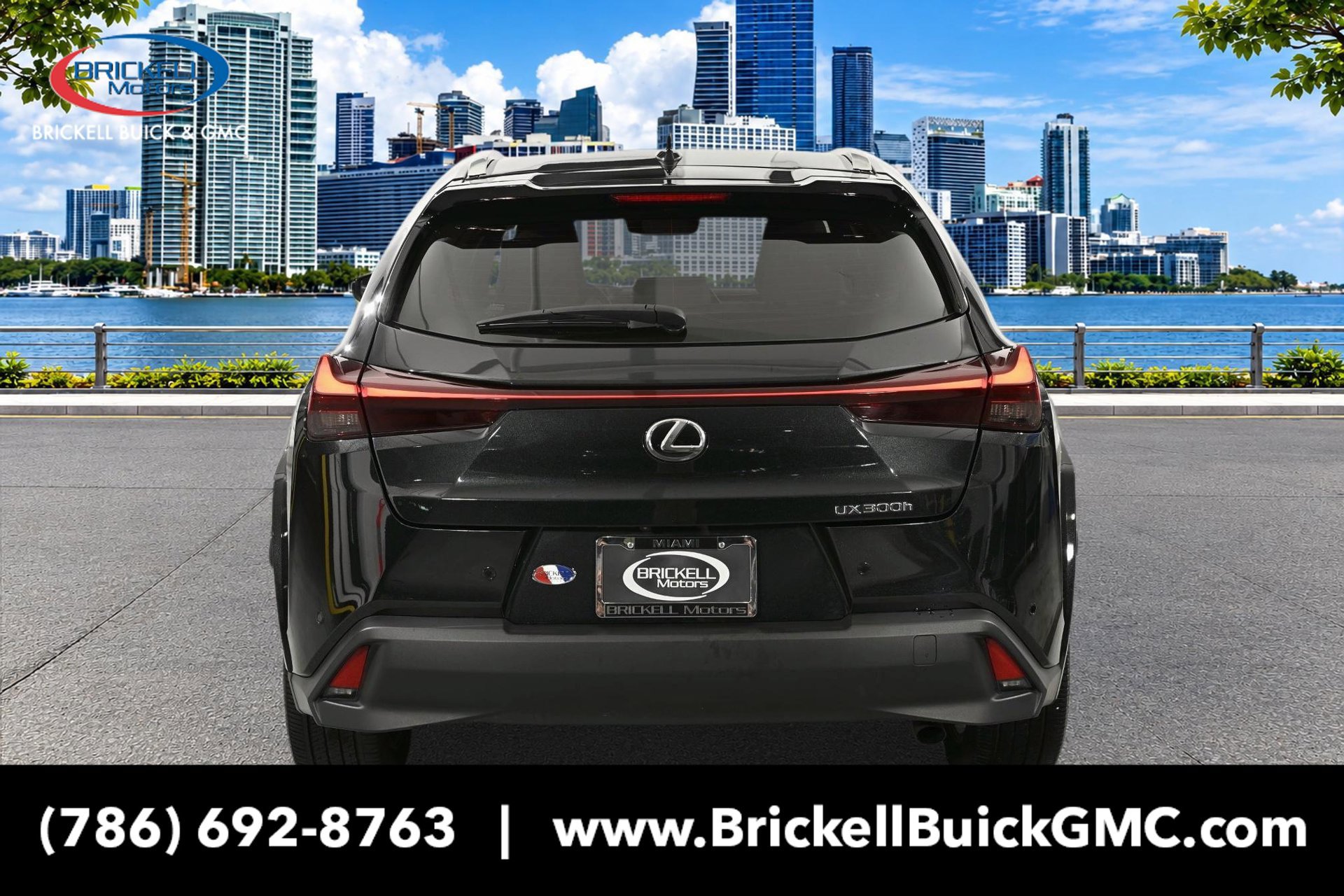 Used 2025 Lexus UX 300h FWD w/ Accessory Package (Z1) image 4
