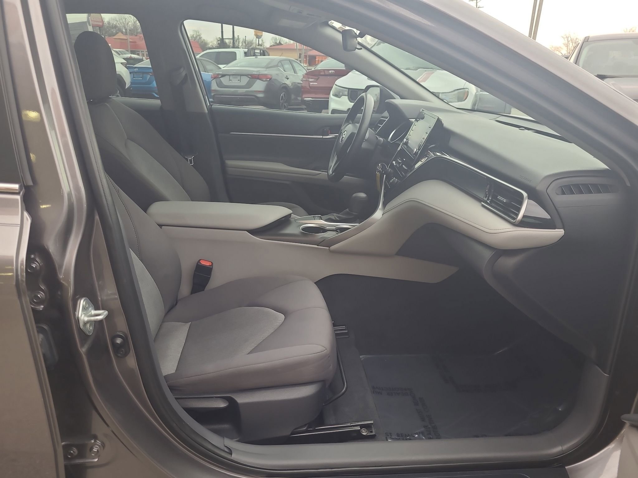 Used 2022 Toyota Camry LE image 30