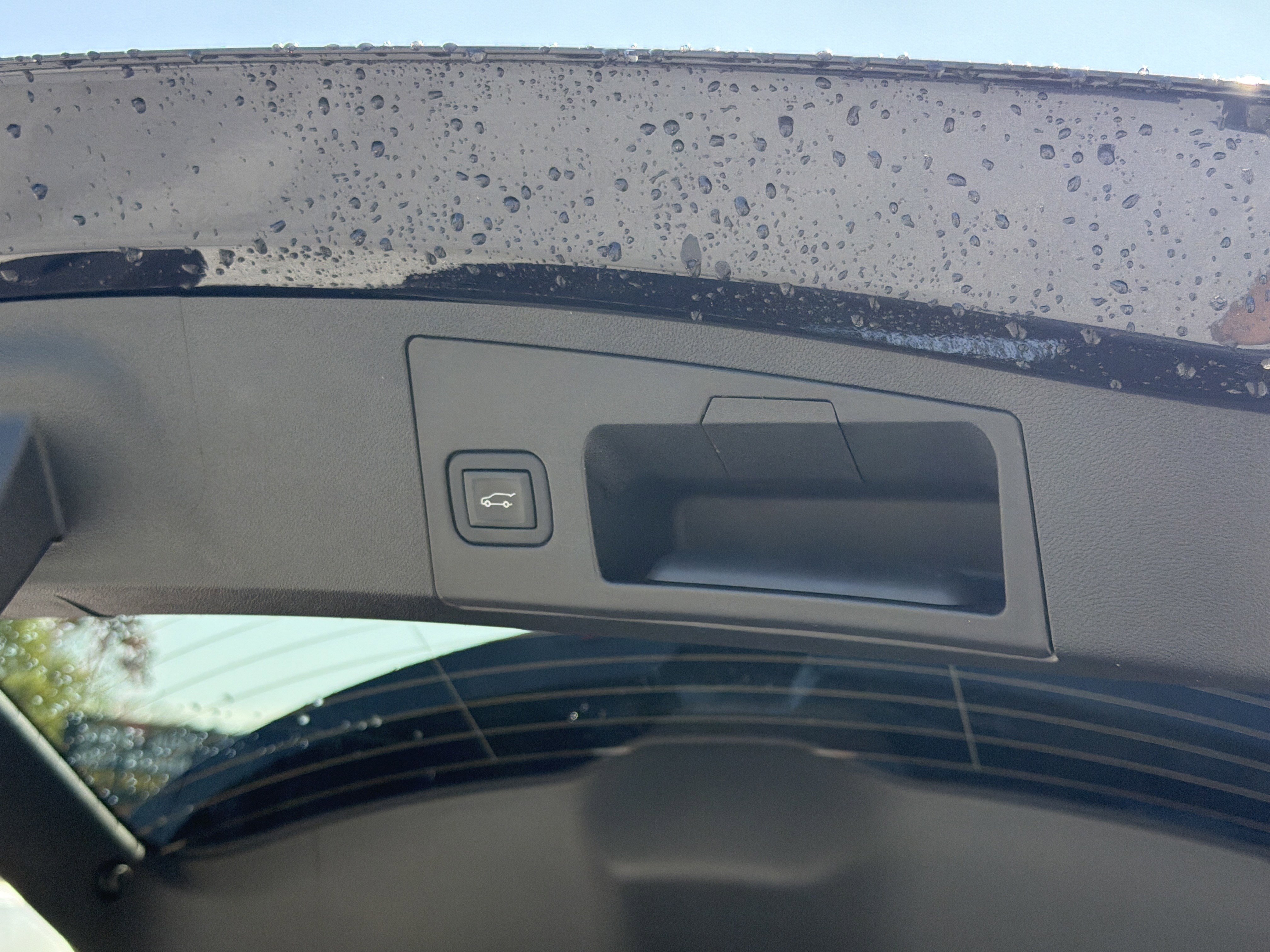 Used 2023 Cadillac XT4 Premium Luxury w/ Enhanced Visibility Package image 23