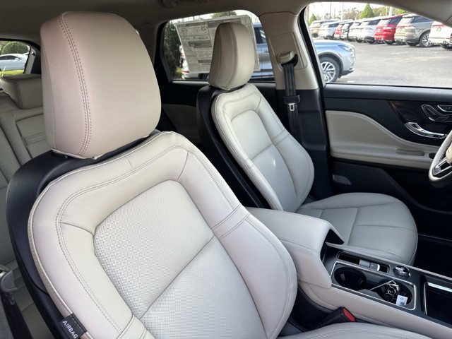 New 2026 Lincoln Corsair Premiere FWD image 18