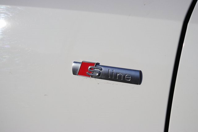 Used 2025 Audi Q3 2.0T Premium image 10