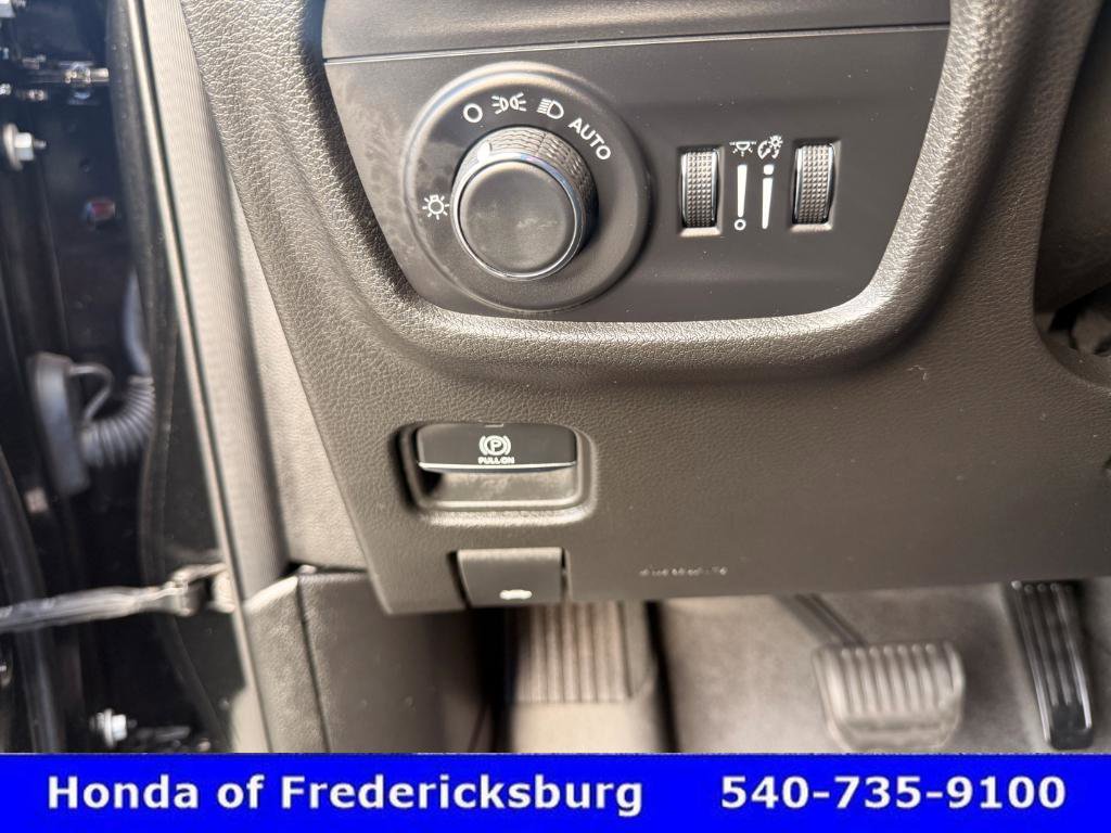 Used 2023 Jeep Grand Cherokee Laredo image 43