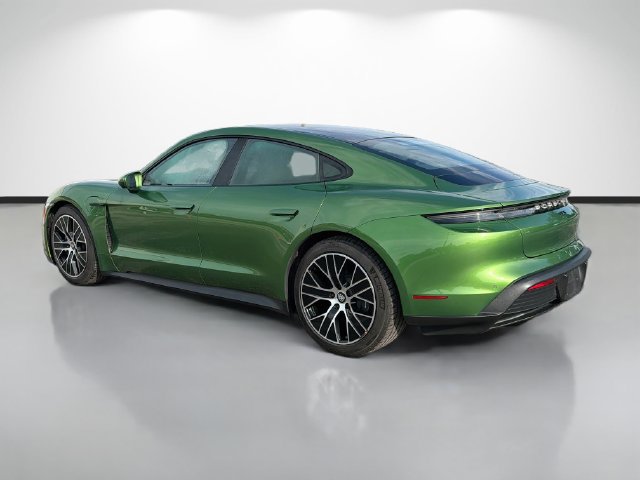 Used 2023 Porsche Taycan RWD image 5