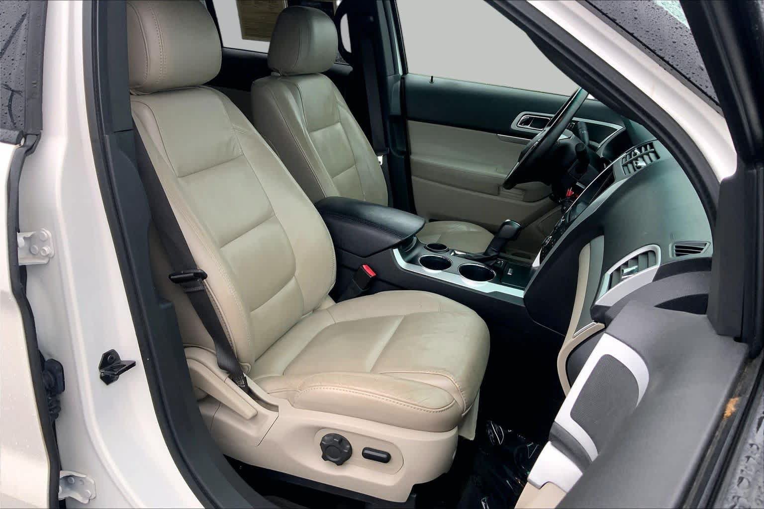 Used 2012 Ford Explorer XLT FWD image 8
