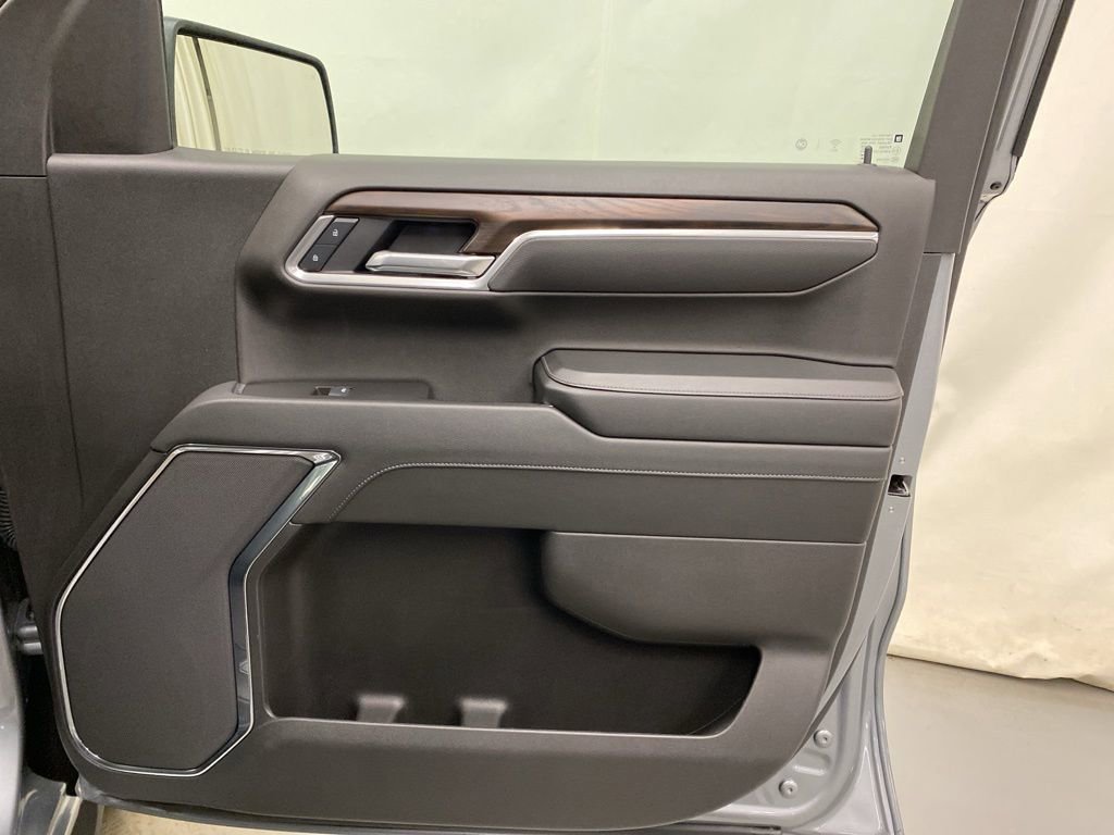 Used 2025 GMC Sierra 1500 SLT image 11
