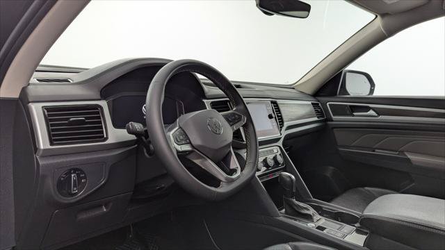 Used 2022 Volkswagen Atlas SE w/ Panoramic Sunroof Package FWD image 23