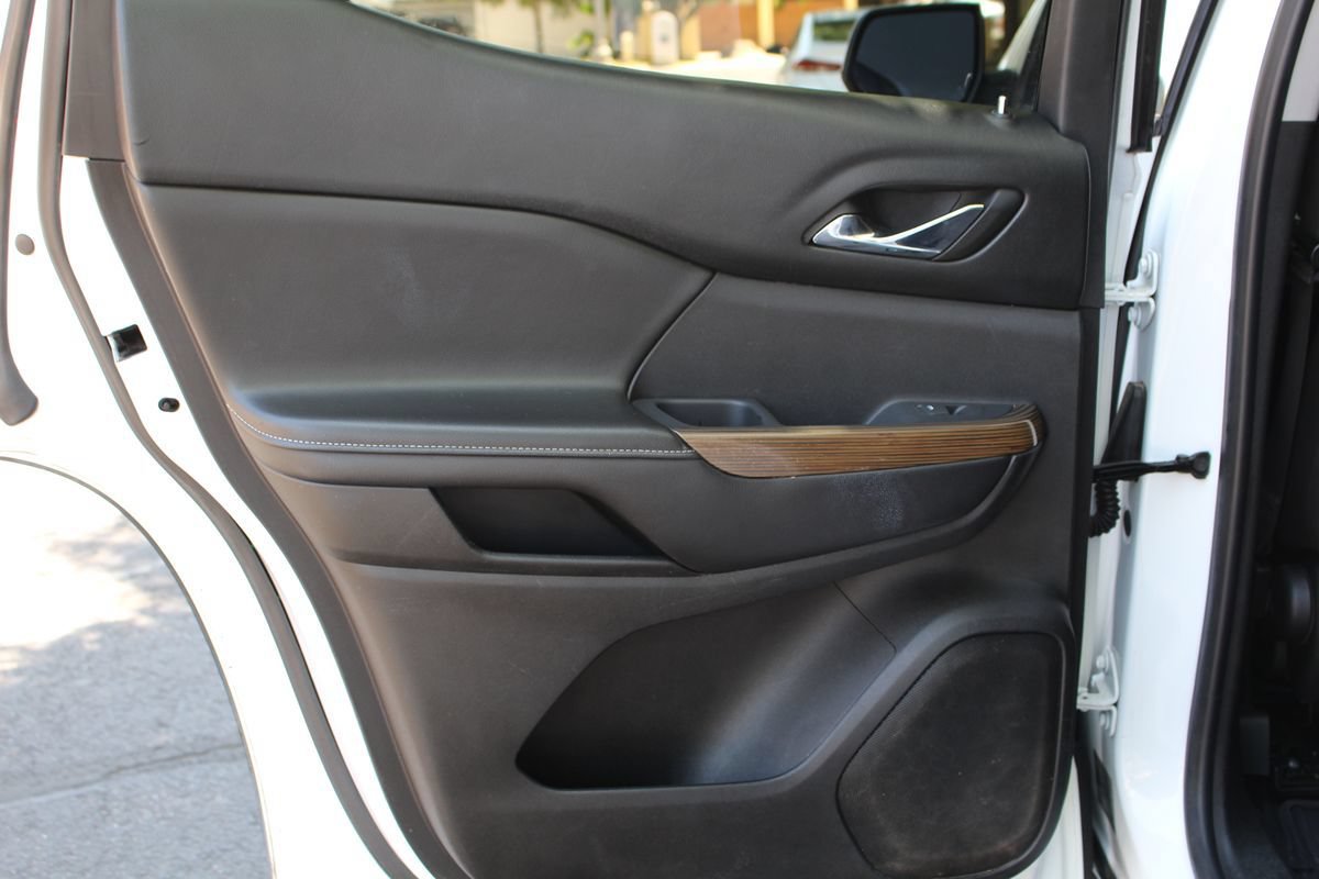 Used 2018 GMC Acadia SLE FWD image 13