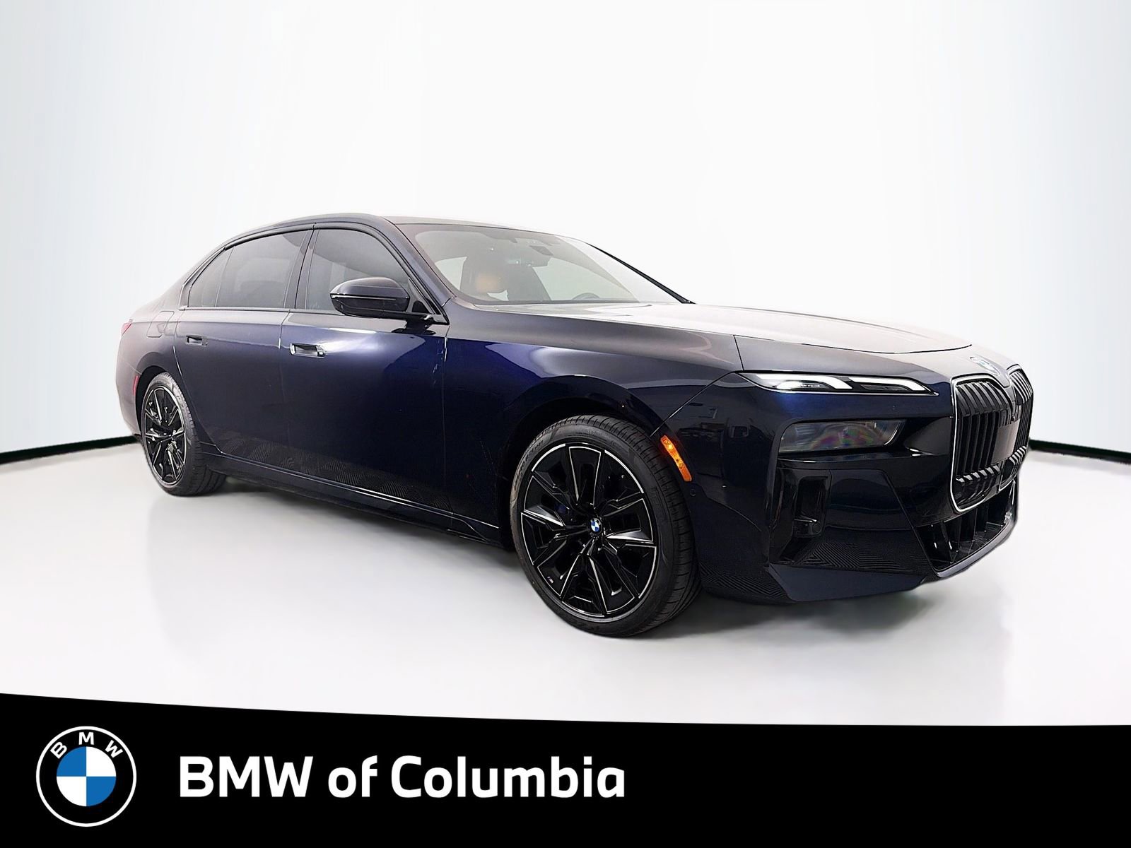 Used 2024 BMW 740i RWD image 1