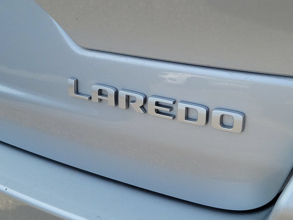 Certified 2025 Jeep Grand Cherokee Laredo AWD/4WD image 6