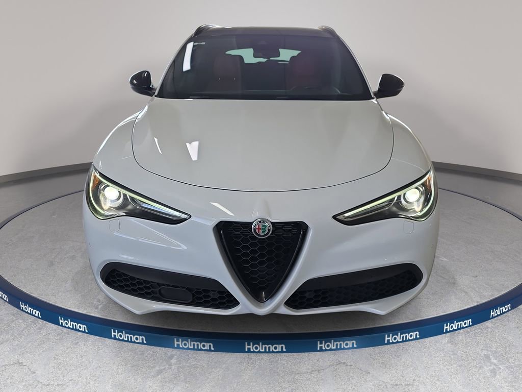 Used 2022 Alfa Romeo Stelvio Veloce AWD/4WD image 11