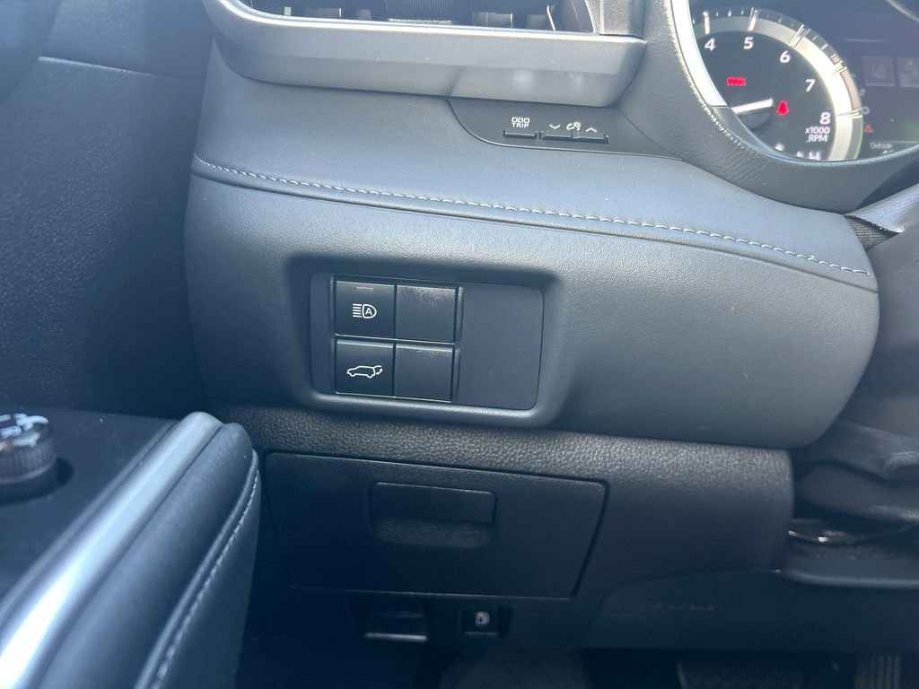 Used 2021 Toyota Highlander XLE image 18