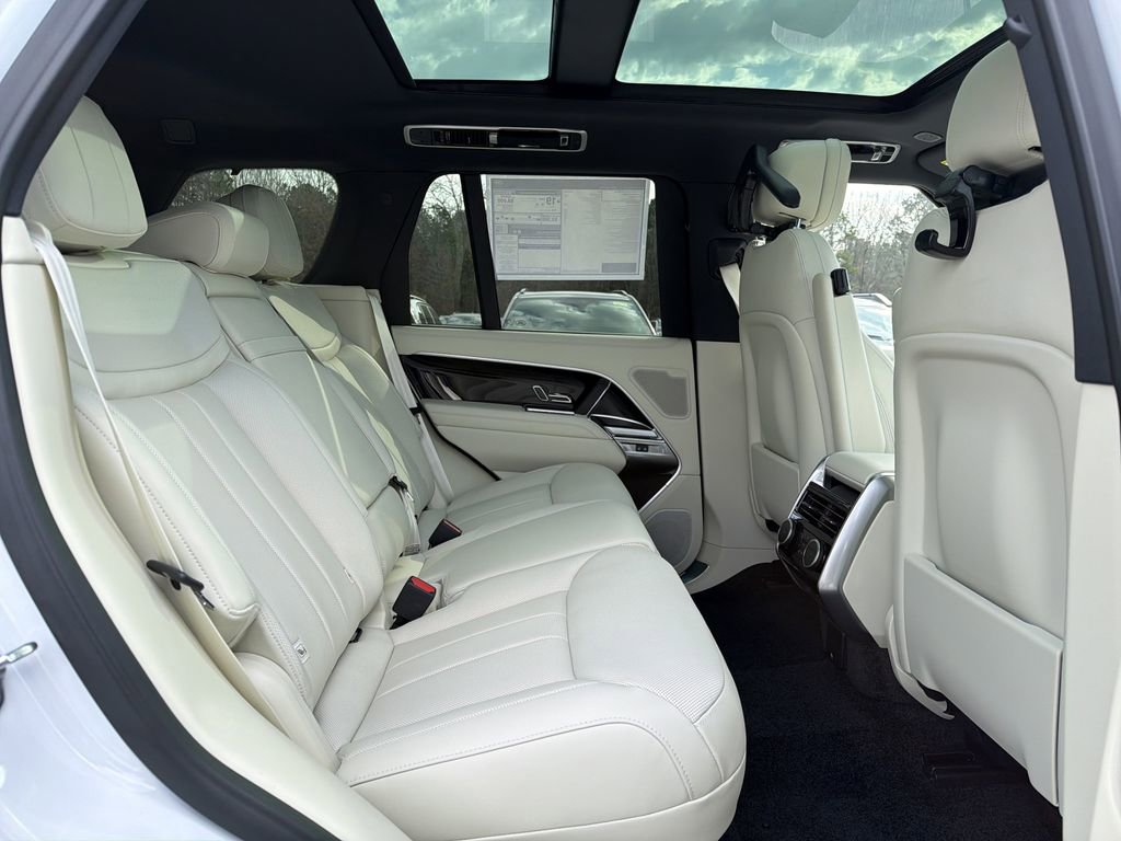 New 2026 Land Rover Range Rover SE image 14