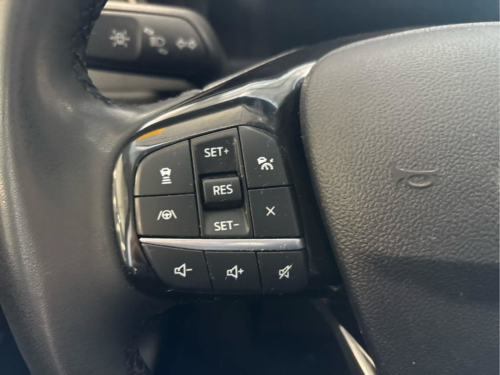 Certified 2022 Ford Escape SEL w/ Technology Package AWD/4WD image 19