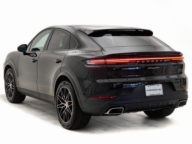 Certified 2025 Porsche Cayenne Coupe image 3