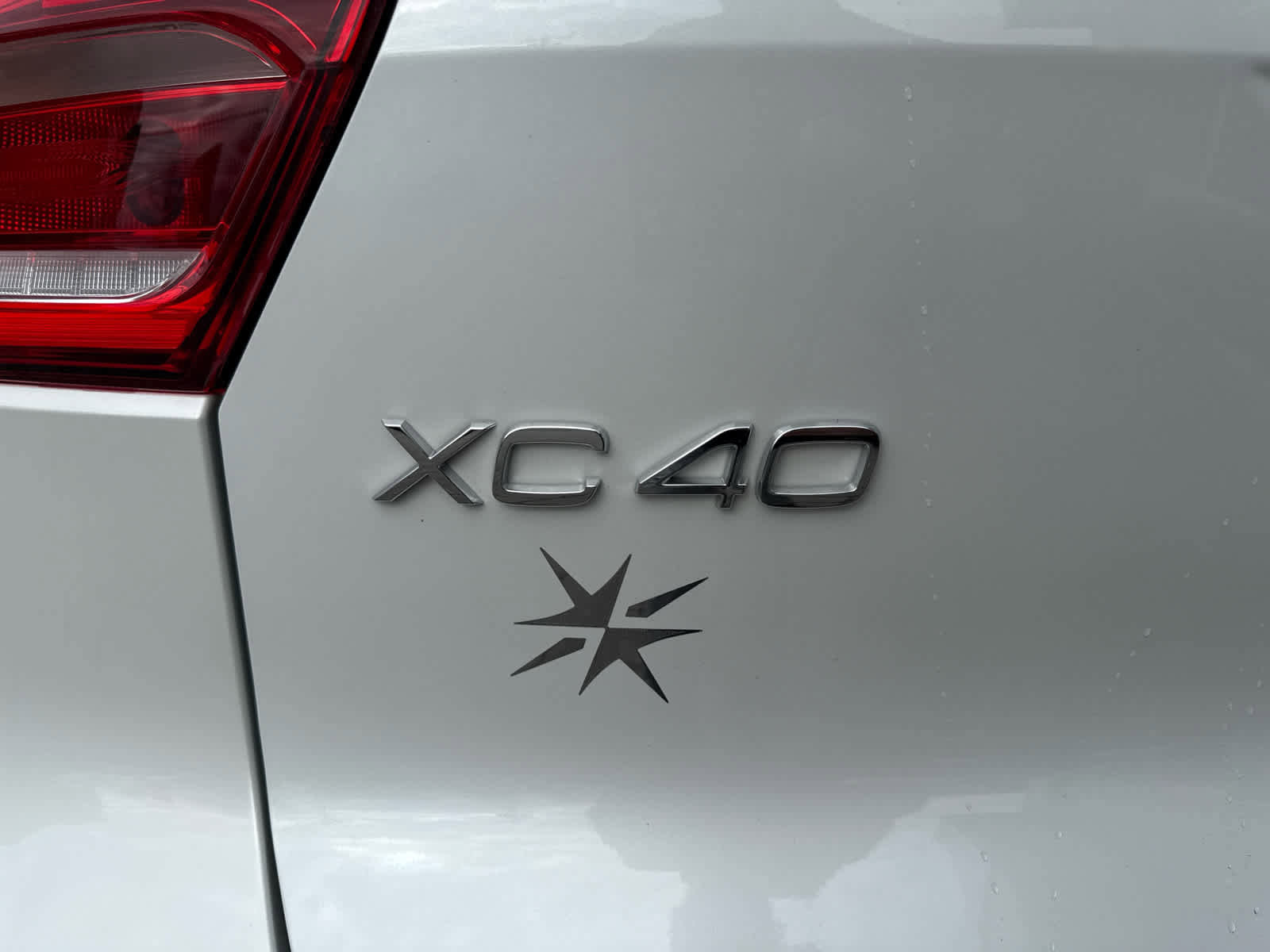 Used 2026 Volvo XC40 B5 Plus w/ Protection Package Premier image 16