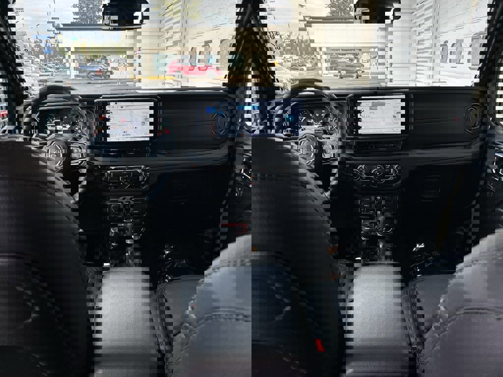 Used 2025 Jeep Wrangler Unlimited Rubicon image 19