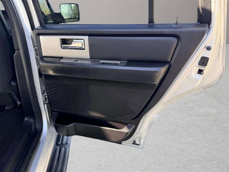 Used 2017 Ford Expedition XLT image 34